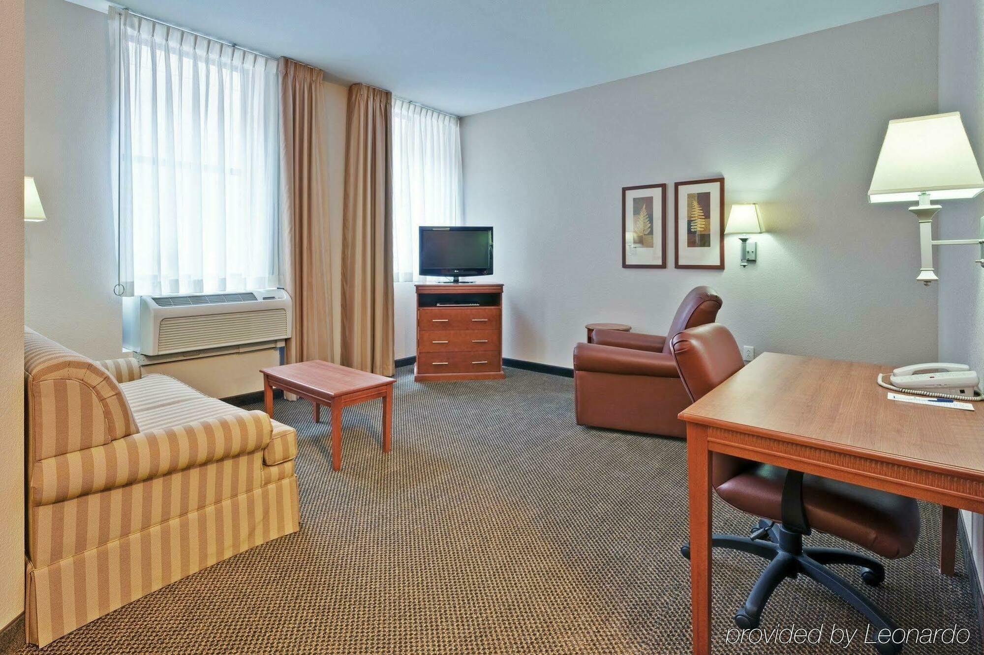 Candlewood Suites Terre Haute By Ihg Buitenkant foto